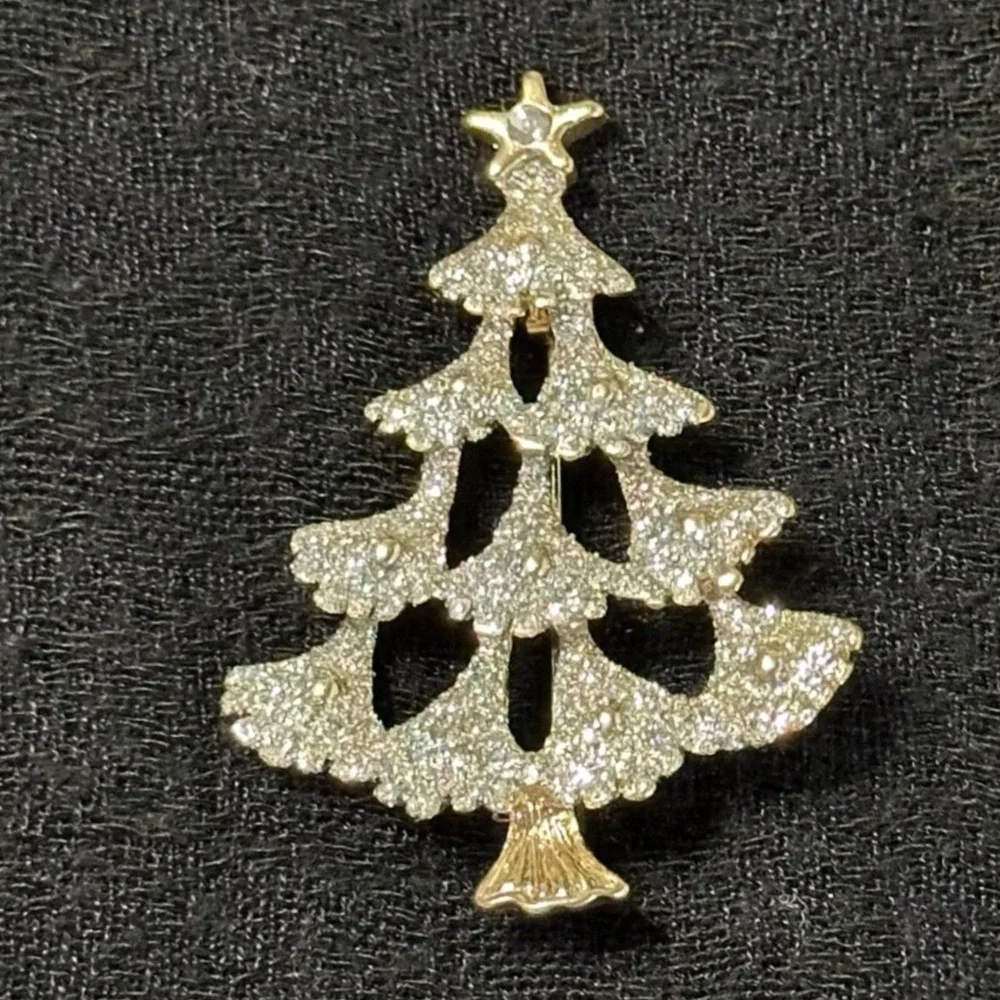 Vintage Christmas Tree Brooch Gold Tone Glitter Textured Holiday Pin